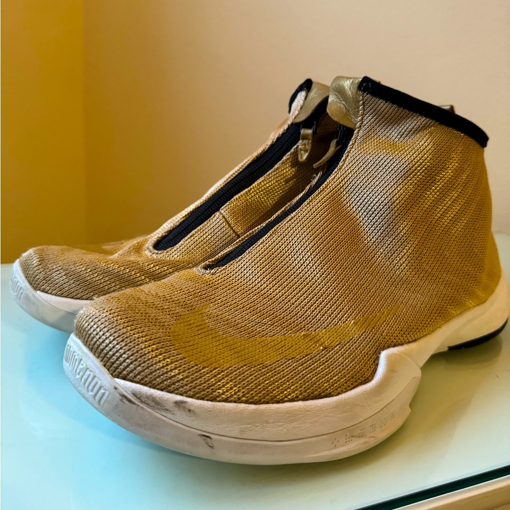 Men’s Kobe basketball shoes